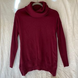 Excellent Condition Sweet Romeo Women’s Turtleneck Maroon Sweater Size Medium